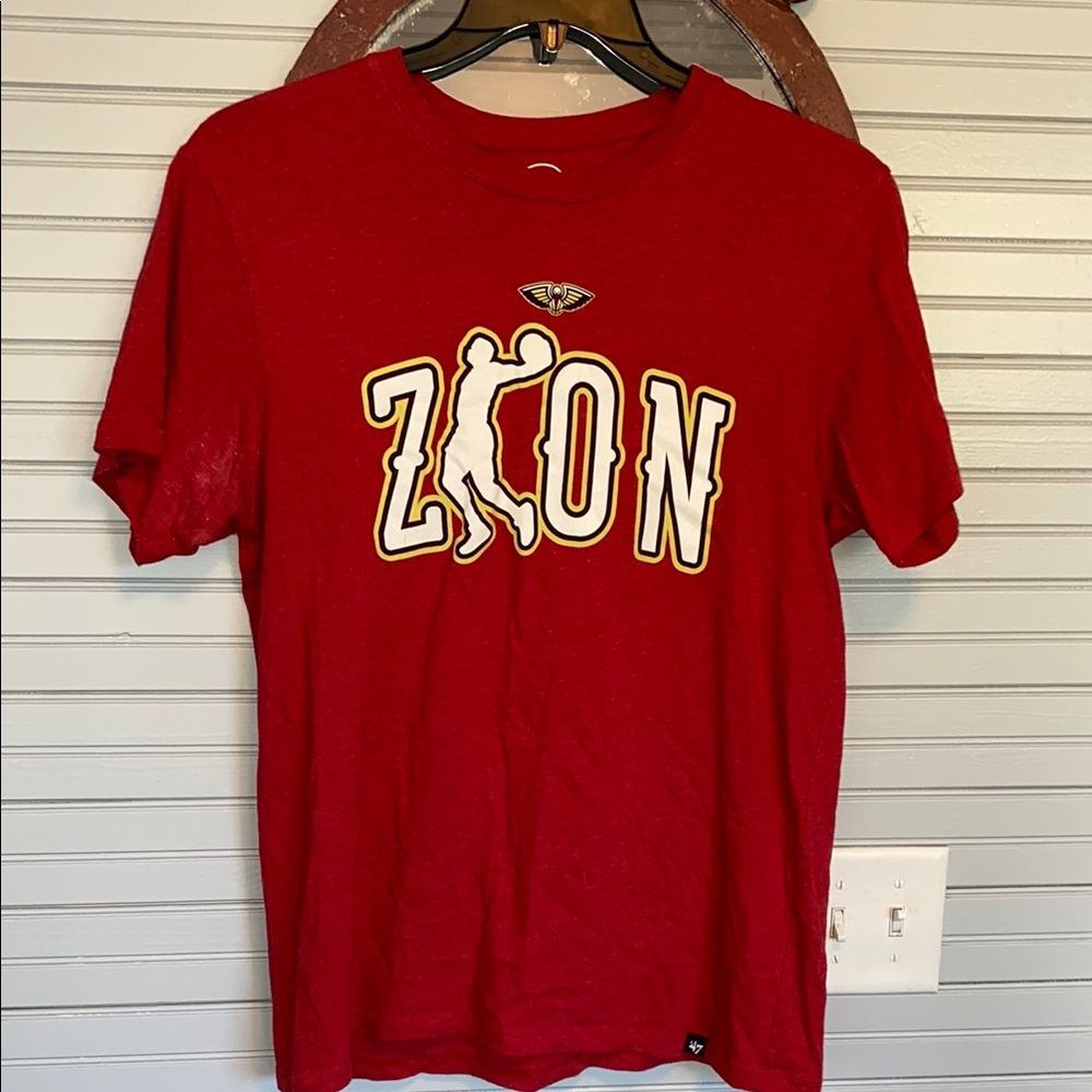 Mens Red Zion Williamson Pelican Graphic T-Shirt